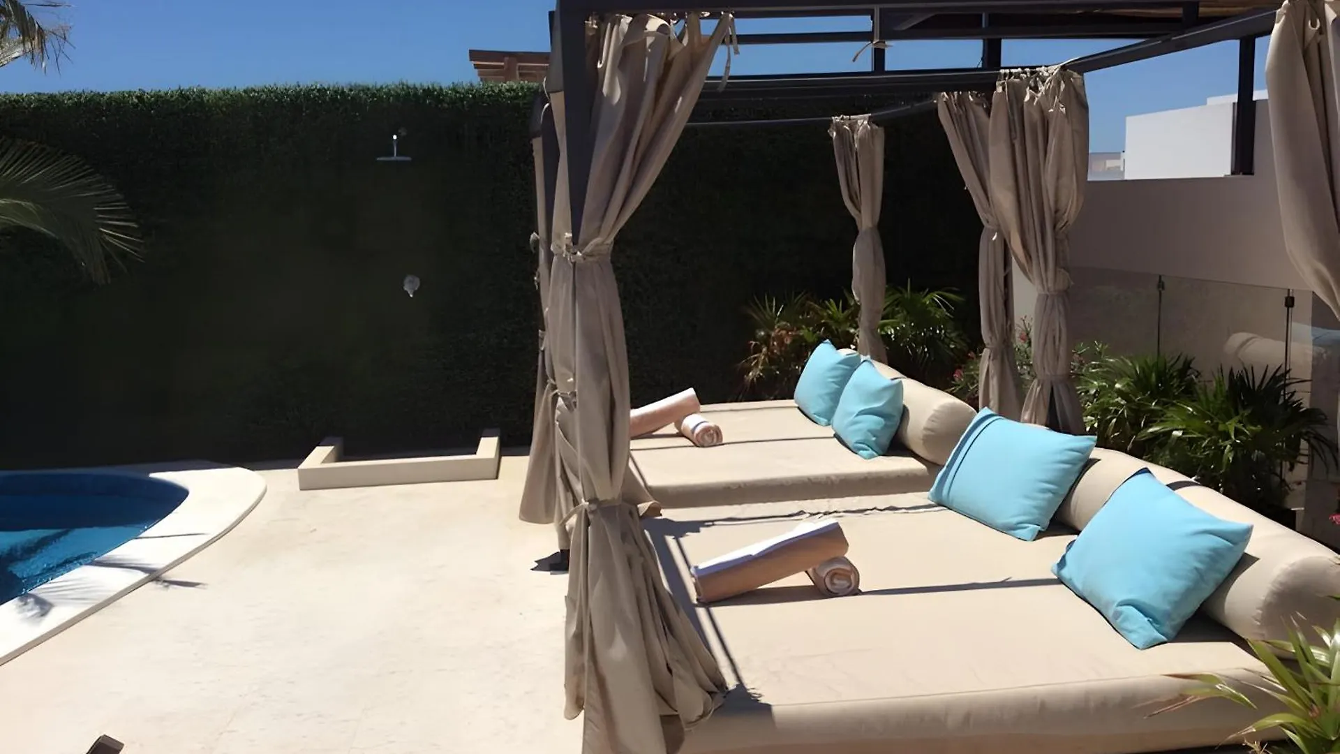 The Shore - Chic Getaway - Beach Steps Away Playa del Carmen