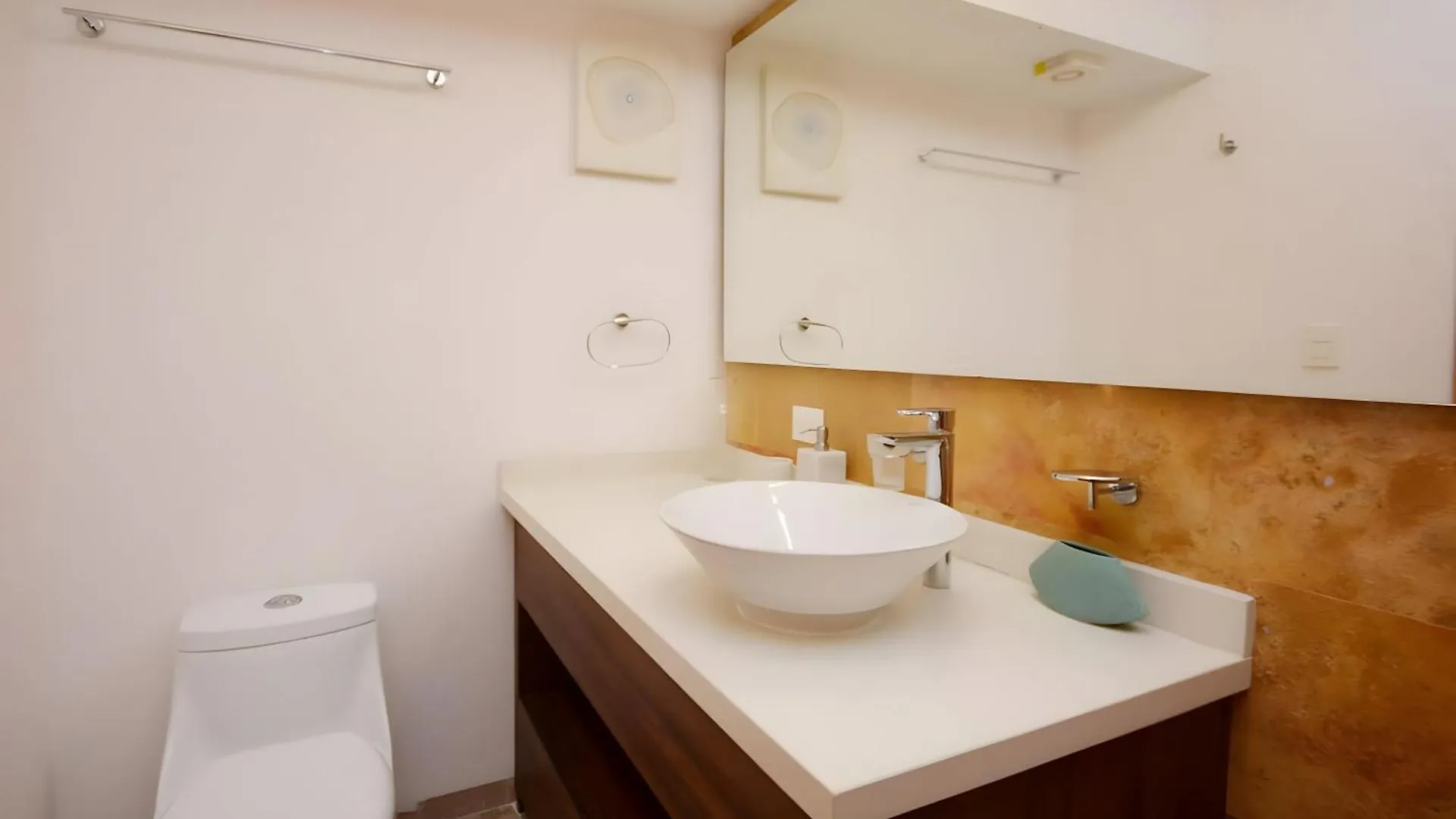 The Shore - Chic Getaway - Beach Steps Away Playa del Carmen Mexico